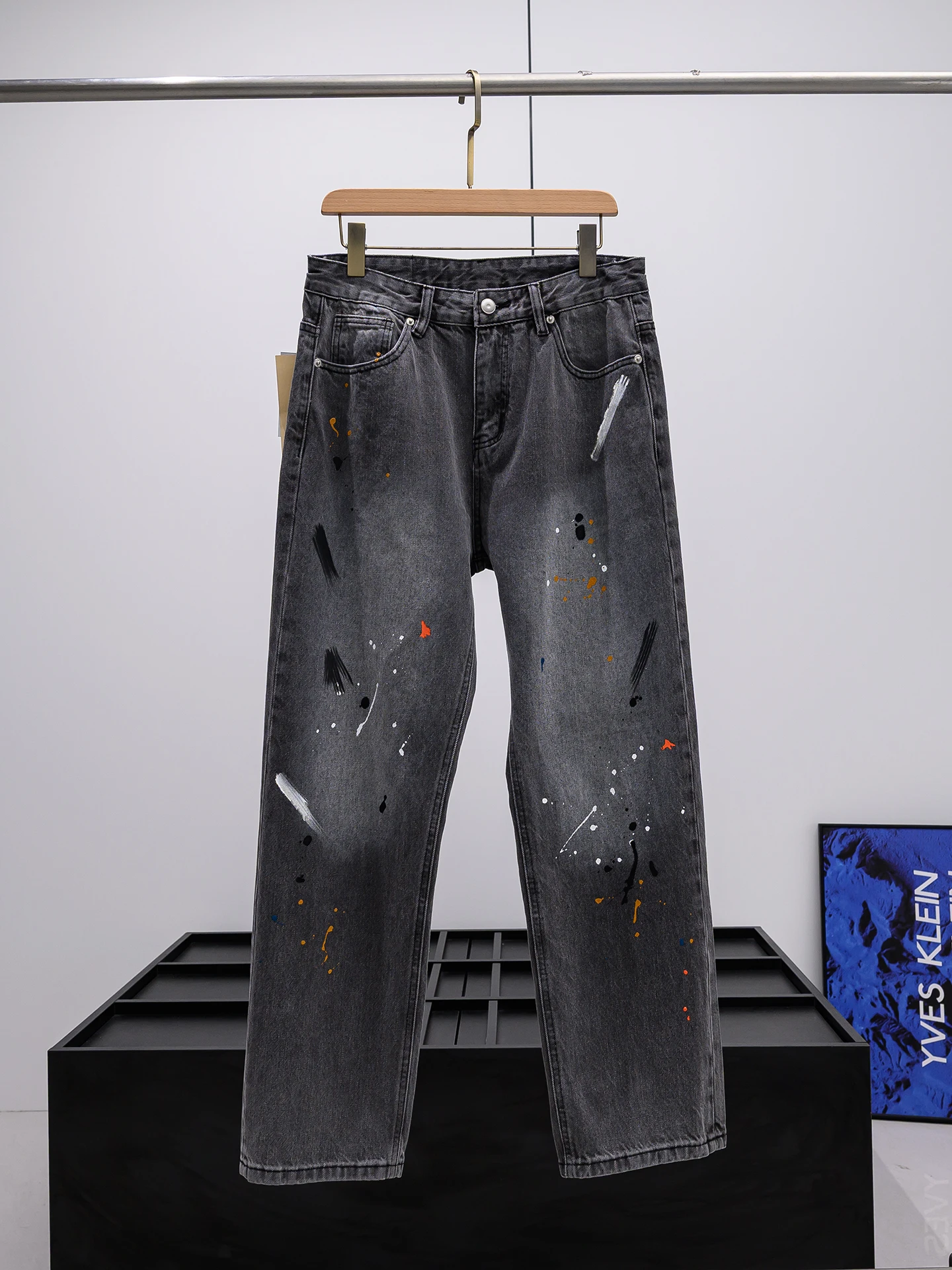 Style Men's Casual Vintage Washed Loose Straight Leg Jeans Spring Summer Watercolor Graffiti Print Classic Fit Jeans
Style Men's Casual Vintage Washed Loose Straight Leg Jeans Spring Summer Watercolor Graffiti Print Classic Fit Jeans