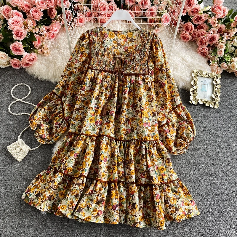 Autumn Lantern Sleeve Dress Women Square Neck Lace-up Floral Splicing Skirt Female Casual Fashion Loose A-line Dresses
Autumn Lantern Sleeve Dress Women Square Neck Lace-up Floral Splicing Skirt Female Casual Fashion Loose A-line Dresses