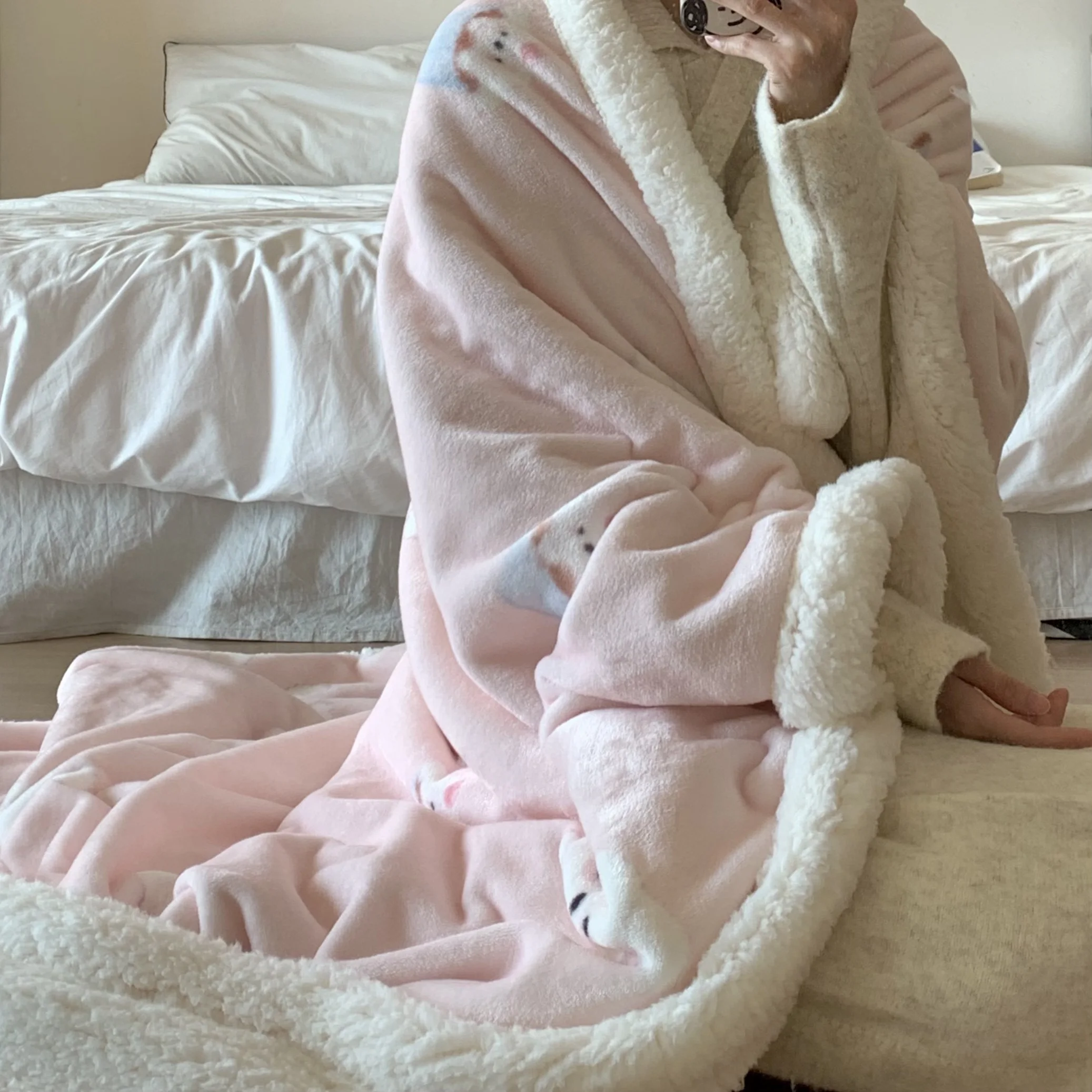 Double-Layer Cartoon Puppy Fleece Blanket Thick Warm Faux Lambs Wool Throw Blankets for Sofa Bed Autumn Winter Soft Plush Plaid
Double-Layer Cartoon Puppy Fleece Blanket Thick Warm Faux Lambs Wool Throw Blankets for Sofa Bed Autumn Winter Soft Plush Plaid