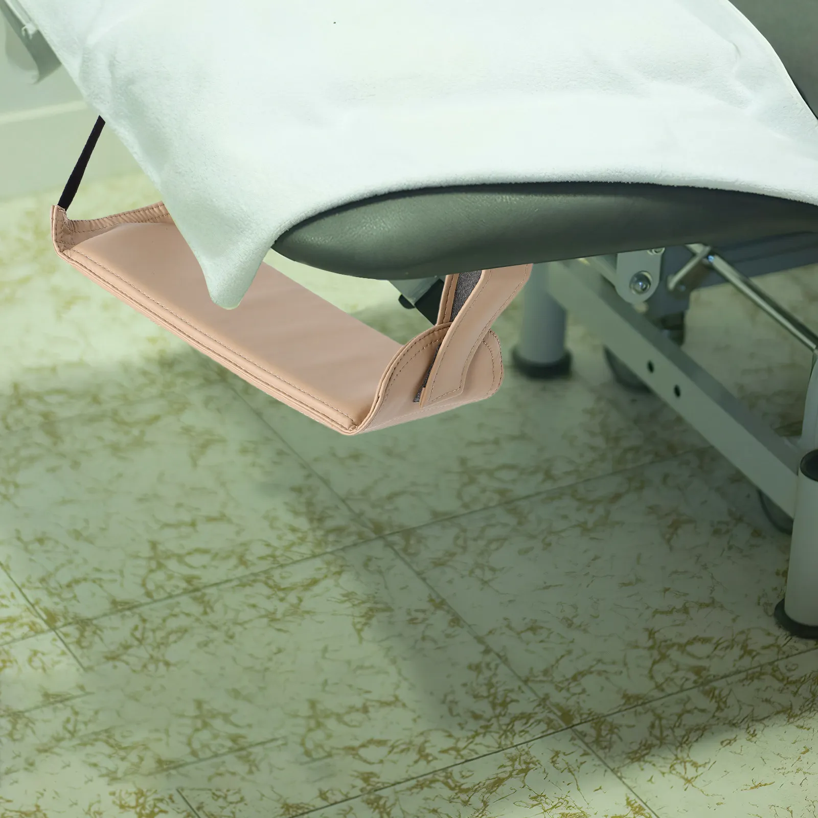 Съемный регулируемый подлокотник-ремень для массажного стола: эргономичная комфортная опора для косметологических и терапевтических кушеток, мягкая подушка для рук
Съемный регулируемый подлокотник-ремень для массажного стола: эргономичная комфортная опора для косметологических и терапевтических кушеток, мягкая подушка для рук