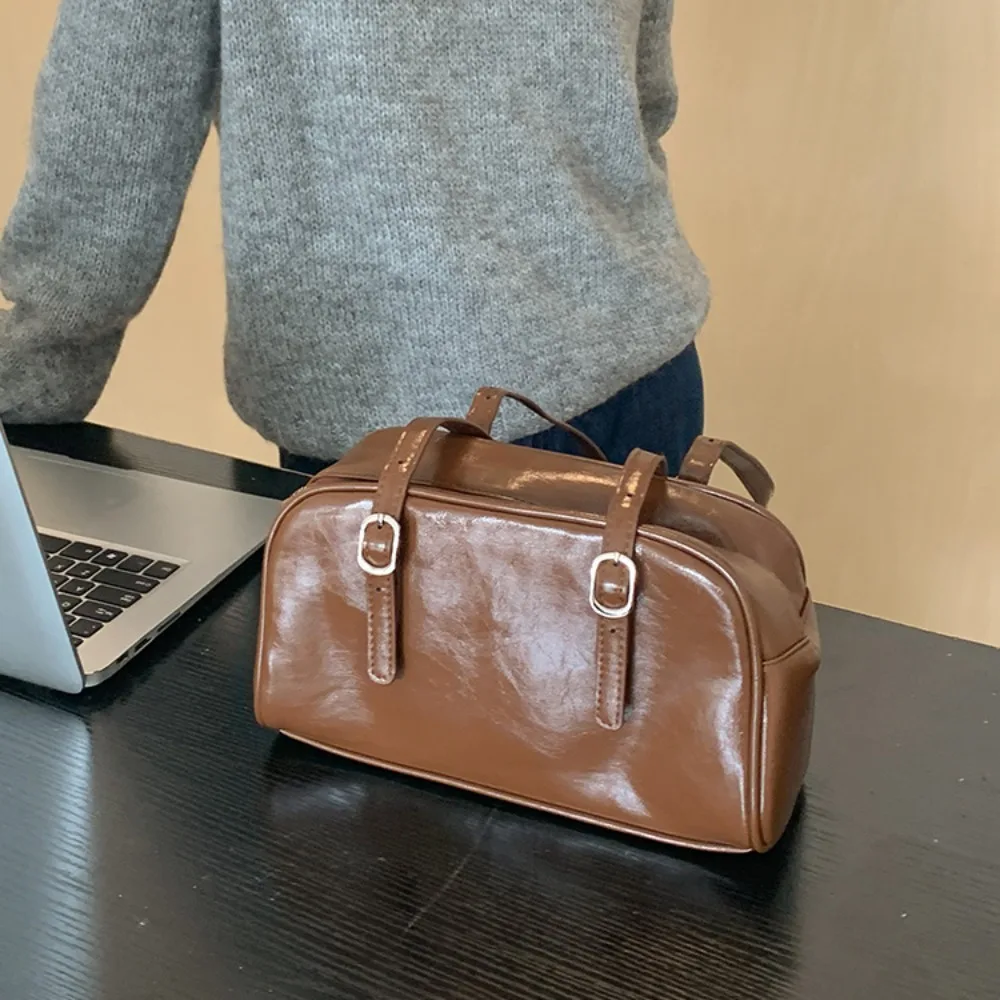 Fashion PU Leather Boston Bag Large Capacity Casual Shoulder Bag Tote Retro Female Handbag Girls
Fashion PU Leather Boston Bag Large Capacity Casual Shoulder Bag Tote Retro Female Handbag Girls