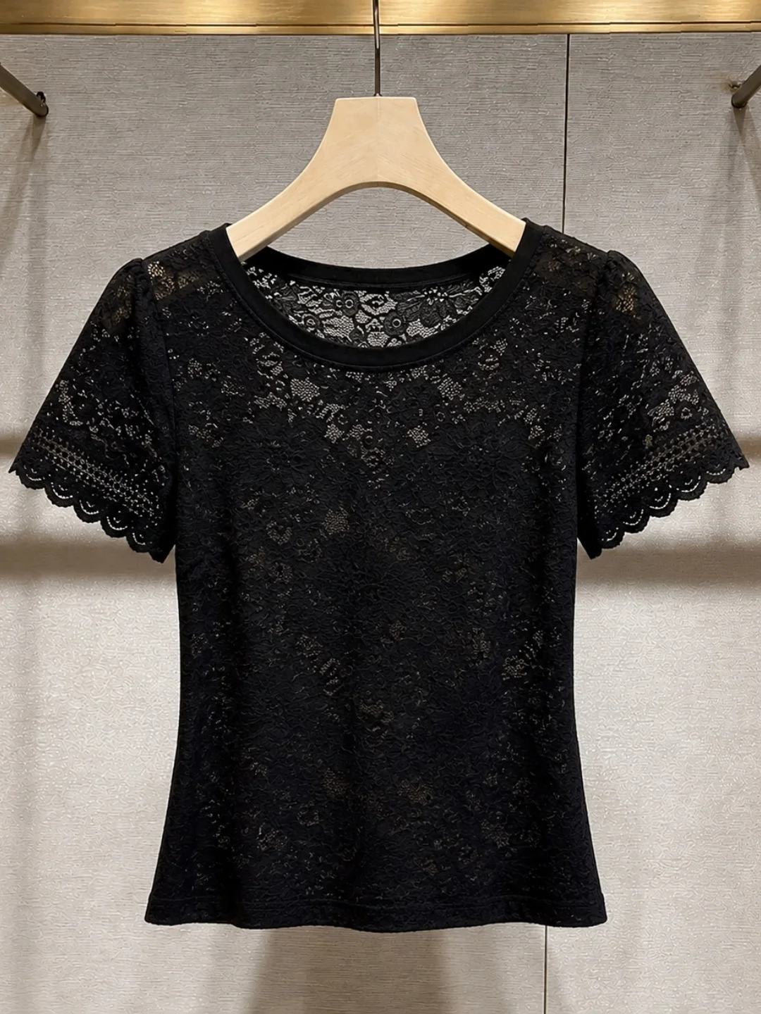Unique Lace Hook Design Short Sleeve T-Shirt Lightweight Elegant Fashionable Women's Comfortable Slimming Summer Top
Unique Lace Hook Design Short Sleeve T-Shirt Lightweight Elegant Fashionable Women's Comfortable Slimming Summer Top
