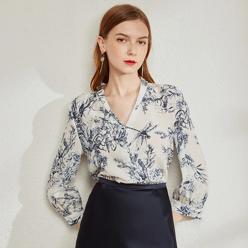 Women's 100% Mulberry Silk Blouse, V-Neck, Blue Art, Hand Painted Printing Shirts, Casual Blouses, Free Shipping
Women's 100% Mulberry Silk Blouse, V-Neck, Blue Art, Hand Painted Printing Shirts, Casual Blouses, Free Shipping