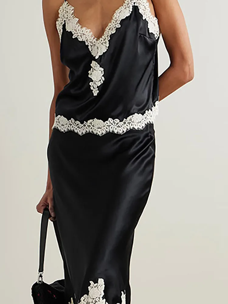 Sexy Lace Patchwork Homewear Outfit Women Casual V-neck Tank Top and Skirt Suit 2025 Lady Fashion Sleeveless Satin Two Piece Set
Sexy Lace Patchwork Homewear Outfit Women Casual V-neck Tank Top and Skirt Suit 2025 Lady Fashion Sleeveless Satin Two Piece Set