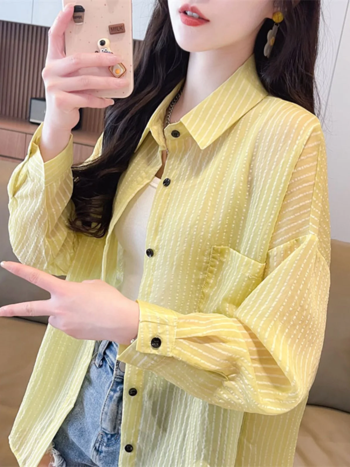 Women's Summer 2024 New Ice Silk Snowflake Loose Fit Lightweight Sun Protection Shirt Outerwear Fashionable Versatile Button ...
Women's Summer 2024 New Ice Silk Snowflake Loose Fit Lightweight Sun Protection Shirt Outerwear Fashionable Versatile Button ...