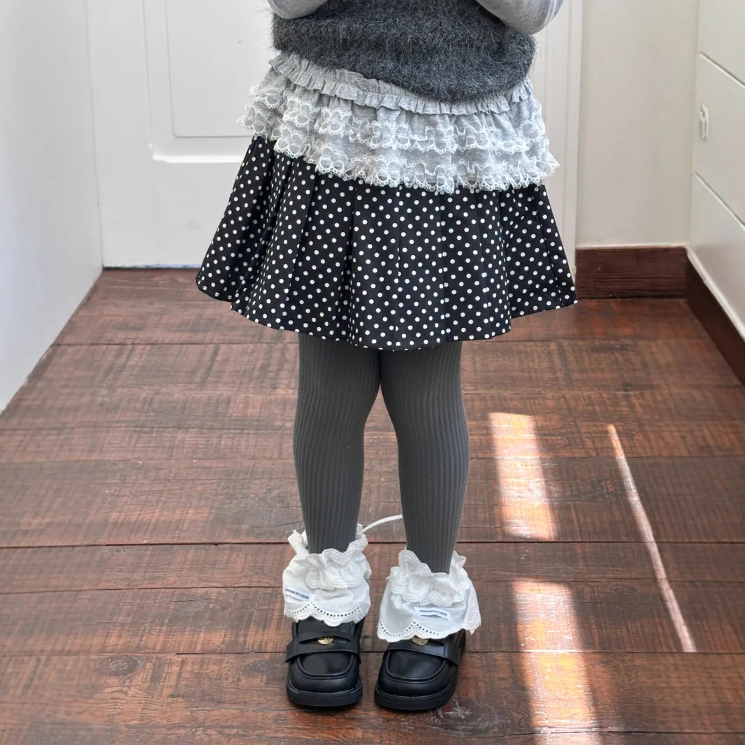 2025 Autumn Children's Clothing Korean Polka Dot Skirt Girls Medium Children's Short Skirt College Style Pleated Skirt
2025 Autumn Children's Clothing Korean Polka Dot Skirt Girls Medium Children's Short Skirt College Style Pleated Skirt