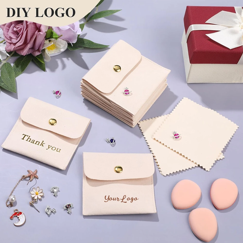 Чехол для ювелирных изделий из микрофибры с персонализированным логотипом, 50 шт., сумка для упаковки ювелирных изделий с кнопкой, дорожный органайзер для браслетов, сережек
Чехол для ювелирных изделий из микрофибры с персонализированным логотипом, 50 шт., сумка для упаковки ювелирных изделий с кнопкой, дорожный органайзер для браслетов, сережек