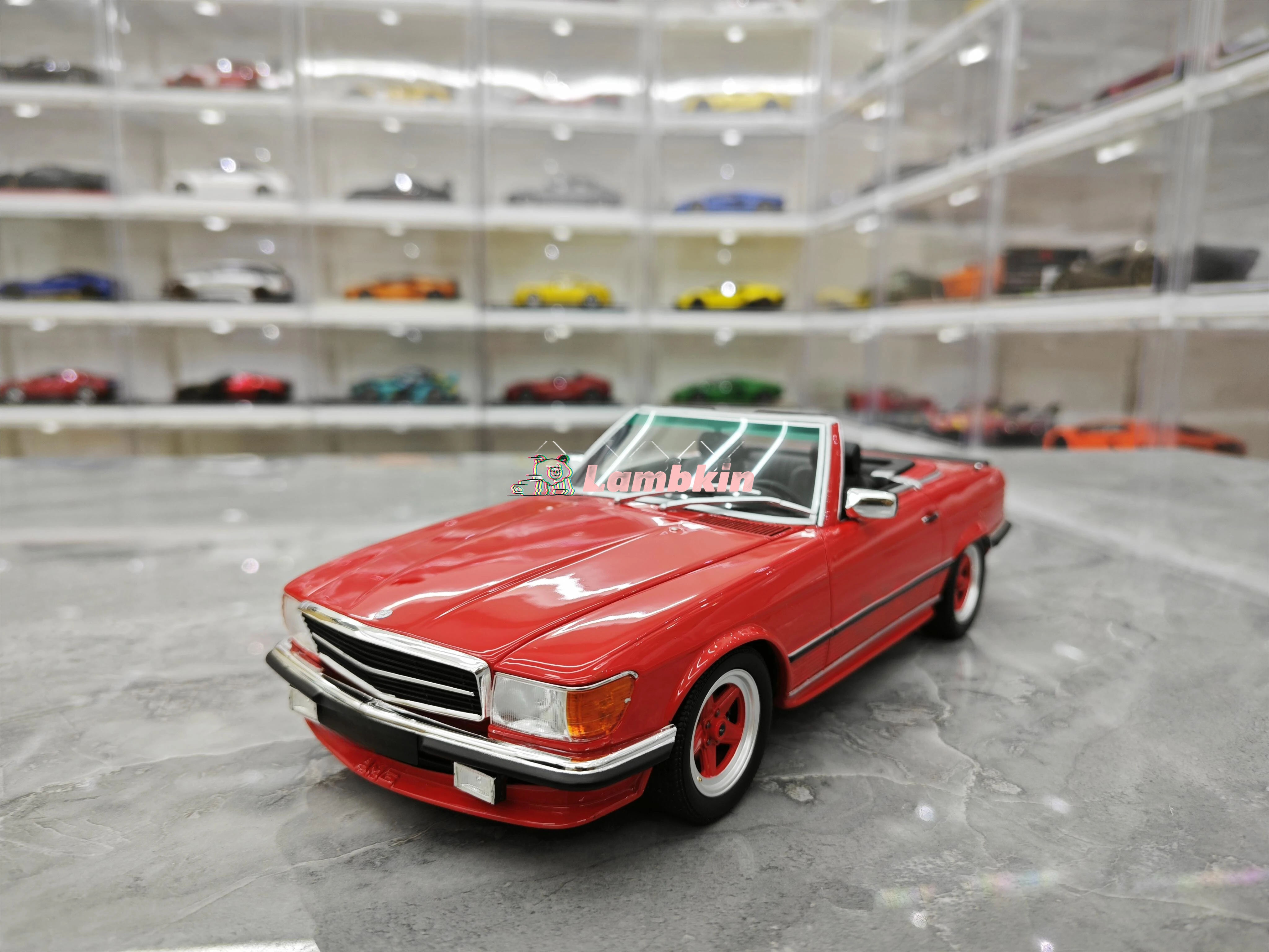 OTTO 1/1 8 benz-500SL R10 simulation resin car model Collectible Gift Ornament Birthday
OTTO 1/1 8 benz-500SL R10 simulation resin car model Collectible Gift Ornament Birthday