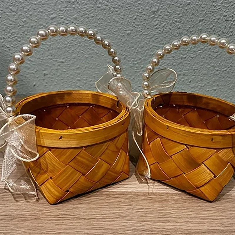 Цветочная корзина ручной работы с жемчужной ручкой, плетеная корзина из ротанга для пикника, натуральная тканая корзина для хранения, корзина для декора для свадьбы, дня рождения
Цветочная корзина ручной работы с жемчужной ручкой, плетеная корзина из ротанга для пикника, натуральная тканая корзина для хранения, корзина для декора для свадьбы, дня рождения