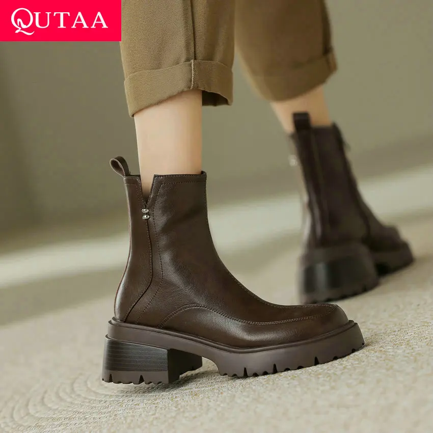 QUTAA 2024 Women Ankle Boots Thick Med Heels Genuine Leather Working Office Lady Autumn Winter Zipper Shoes Woman Size 34-39
QUTAA 2024 Women Ankle Boots Thick Med Heels Genuine Leather Working Office Lady Autumn Winter Zipper Shoes Woman Size 34-39