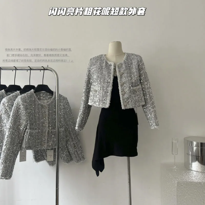 Sexy Loose Short Women's Jacket V-neck Temperament Long Sleeves Short Coat Vintage Autumn Winter 2023 New Fashion Thick Coat
Sexy Loose Short Women's Jacket V-neck Temperament Long Sleeves Short Coat Vintage Autumn Winter 2023 New Fashion Thick Coat