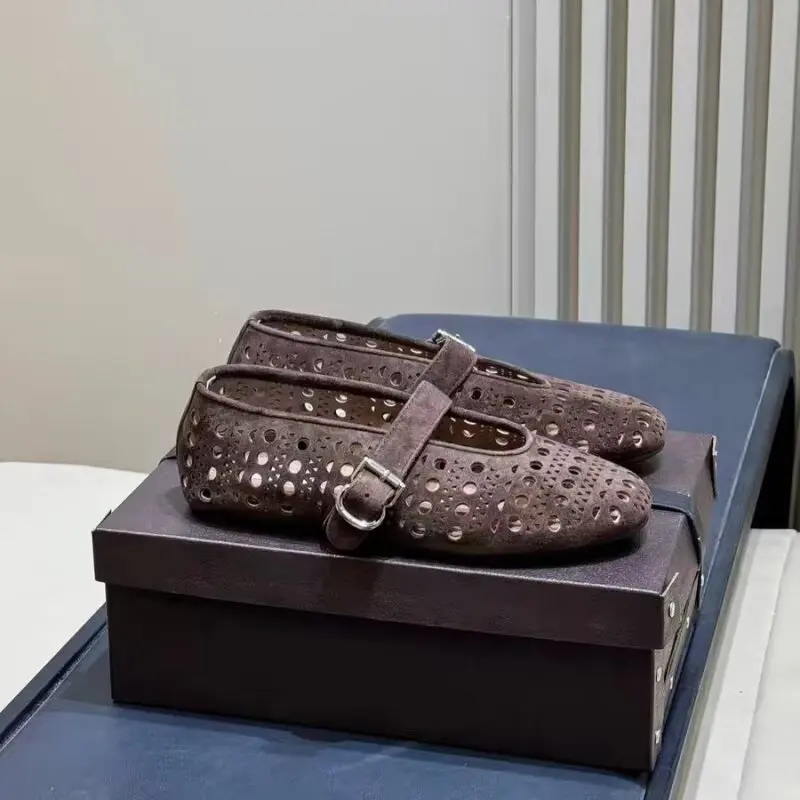 Designer Brand Original French Hollow Mary Jane Shoes Women's Genuine Leather One Button Flat Ballet Shoes Single Shoe
Designer Brand Original French Hollow Mary Jane Shoes Women's Genuine Leather One Button Flat Ballet Shoes Single Shoe
