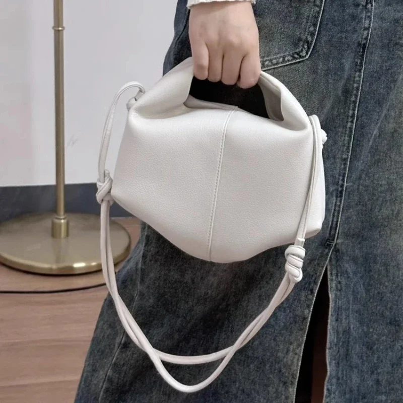2025 Women's New Fashion Mini Concise Solid All-match Soft Cloudy HandBag Shoulder Bag Crossbody Bag Office Daily
2025 Women's New Fashion Mini Concise Solid All-match Soft Cloudy HandBag Shoulder Bag Crossbody Bag Office Daily