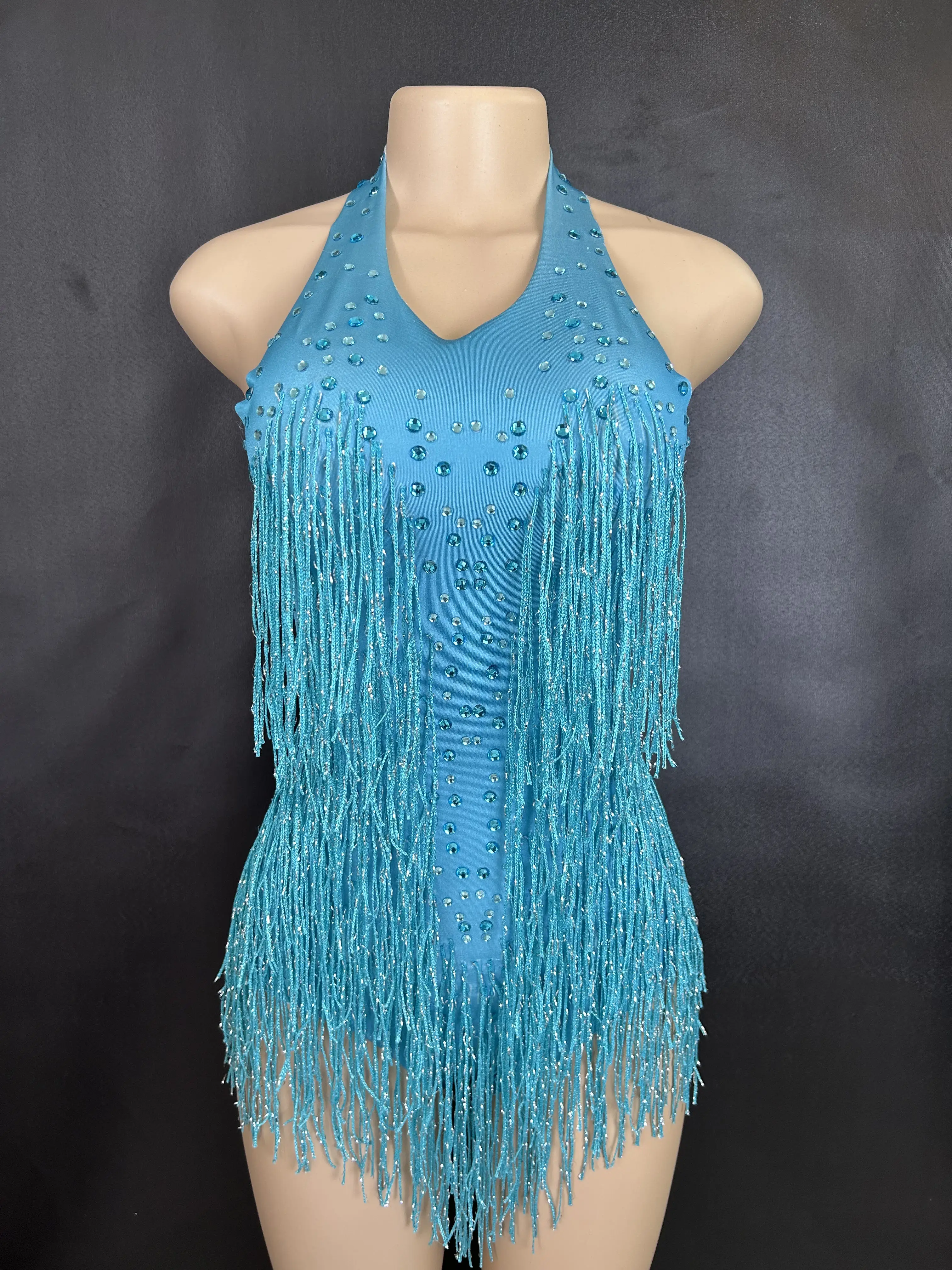 Glittering Skin-tight garment Women's nightclub costumes Dance costumes One piece dancing clothes Singer stage trailing
Glittering Skin-tight garment Women's nightclub costumes Dance costumes One piece dancing clothes Singer stage trailing
