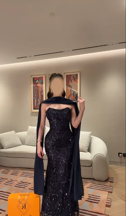 Customized Navy Blue One-Shoulder Capelet Sequin Prom Dress Slim Fit Party Dresses Floor-Length Elegant Formal Gown 2026
Customized Navy Blue One-Shoulder Capelet Sequin Prom Dress Slim Fit Party Dresses Floor-Length Elegant Formal Gown 2026