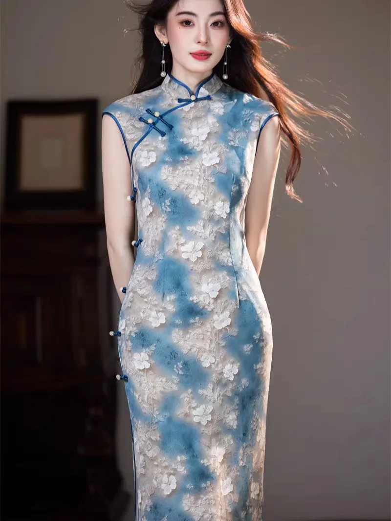 Young Style Bamboo Leaf Embroidery Long Sleeveless Hong Kong Style Daily Wear Artistic Chinese Fashion Flag Dress
Young Style Bamboo Leaf Embroidery Long Sleeveless Hong Kong Style Daily Wear Artistic Chinese Fashion Flag Dress