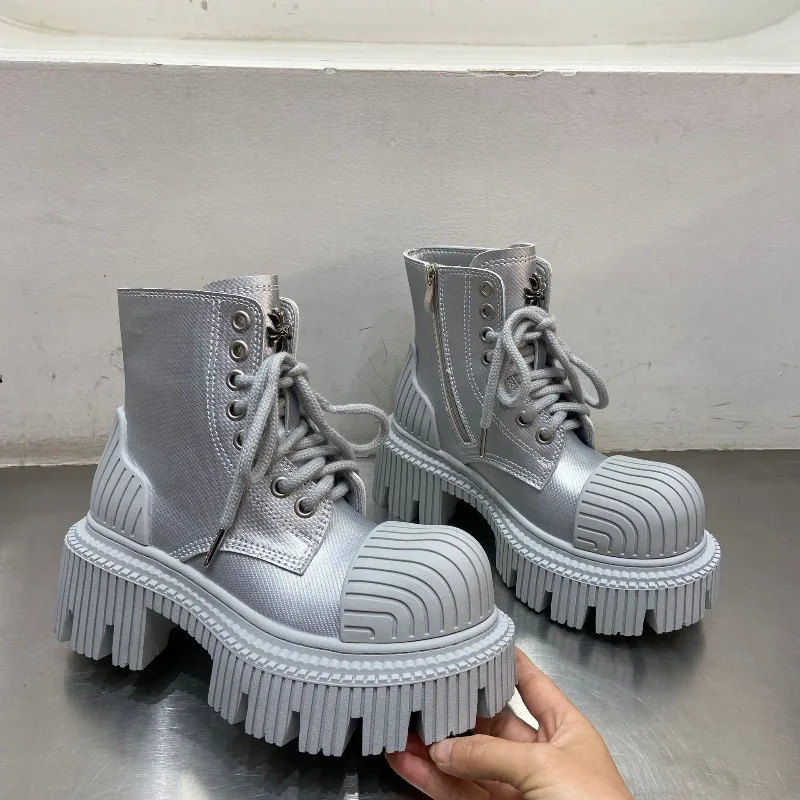 Fashion Womens Shoes Luxury Genuine Leather Ankle Boots for Woman Exquisite Platform Motorcycle Boots Designer Shoes Botas Mujer
Fashion Womens Shoes Luxury Genuine Leather Ankle Boots for Woman Exquisite Platform Motorcycle Boots Designer Shoes Botas Mujer