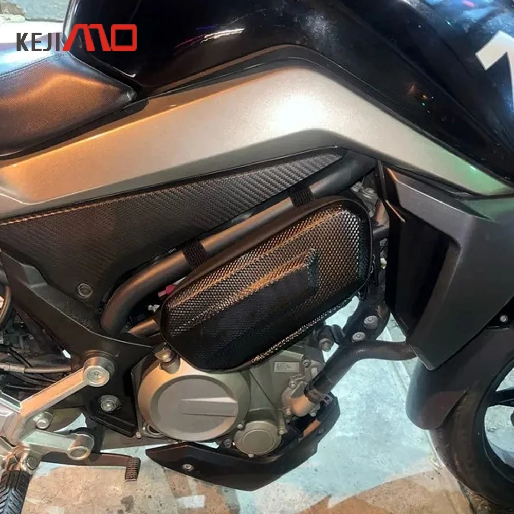 For Suzuki GSXS125 GSXS150 GSXS1000 GSXS750 GSX650F GSX1250F Motorcycle Waterproof Side Bag Universal Side Pocket Hanging Bags
For Suzuki GSXS125 GSXS150 GSXS1000 GSXS750 GSX650F GSX1250F Motorcycle Waterproof Side Bag Universal Side Pocket Hanging Bags