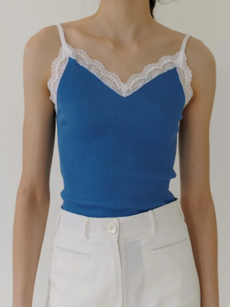 Tank Top 2023 Summer New Women's V-neck Lace Edge Sexy Slim Fit Sleeveless Versatile Strap Vest
Tank Top 2023 Summer New Women's V-neck Lace Edge Sexy Slim Fit Sleeveless Versatile Strap Vest