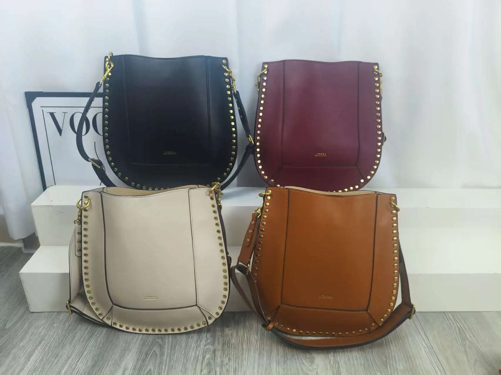 Французская винтажная сумка-полумесяц с заклепками из натуральной кожи, на плечо и через плечо, стильная универсальная сумка-ведро для модных женщин
Французская винтажная сумка-полумесяц с заклепками из натуральной кожи, на плечо и через плечо, стильная универсальная сумка-ведро для модных женщин