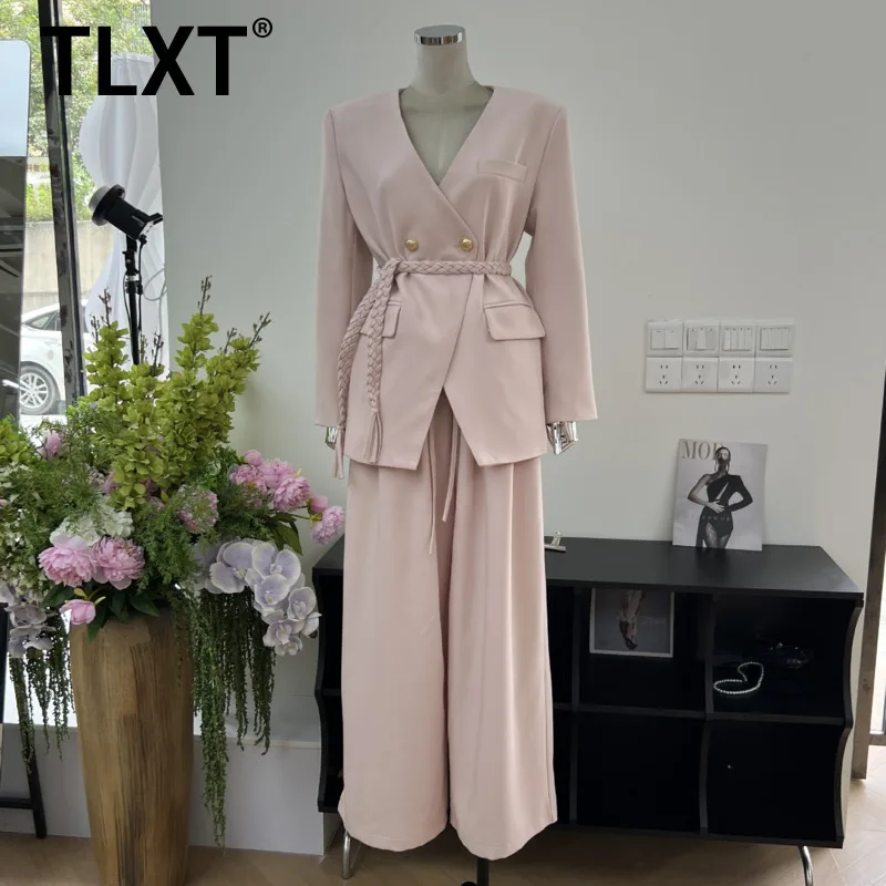 TLXT Minimalist V-neck Tied Waist Suit Straight Leg Wide Leg Pants Elegant And Stylish For Women's 2024 Spring Autumn Collection
TLXT Minimalist V-neck Tied Waist Suit Straight Leg Wide Leg Pants Elegant And Stylish For Women's 2024 Spring Autumn Collection