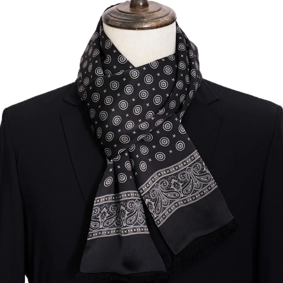 100% Silk Scarf Brand Men Scarves Autumn Winter Fashion Male Warm Navy Blue Long Silk Scarf Cravat High Quality Scarf
100% Silk Scarf Brand Men Scarves Autumn Winter Fashion Male Warm Navy Blue Long Silk Scarf Cravat High Quality Scarf