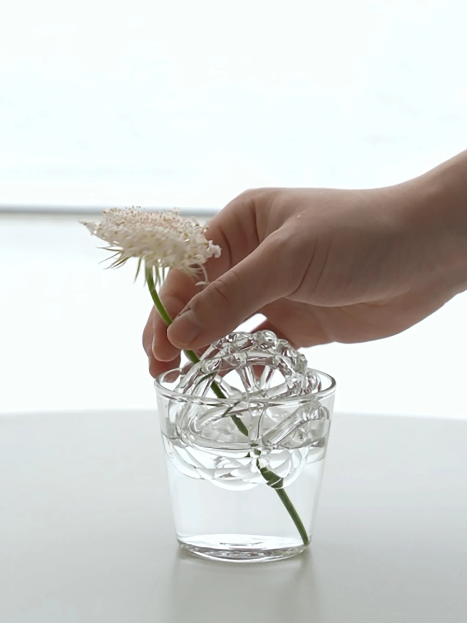 Modern Minimalist Handmade Glass Flower Vase Artistic Home Decor Zen Decoration Living Room Crystal Ball Shaped Ornament
Modern Minimalist Handmade Glass Flower Vase Artistic Home Decor Zen Decoration Living Room Crystal Ball Shaped Ornament