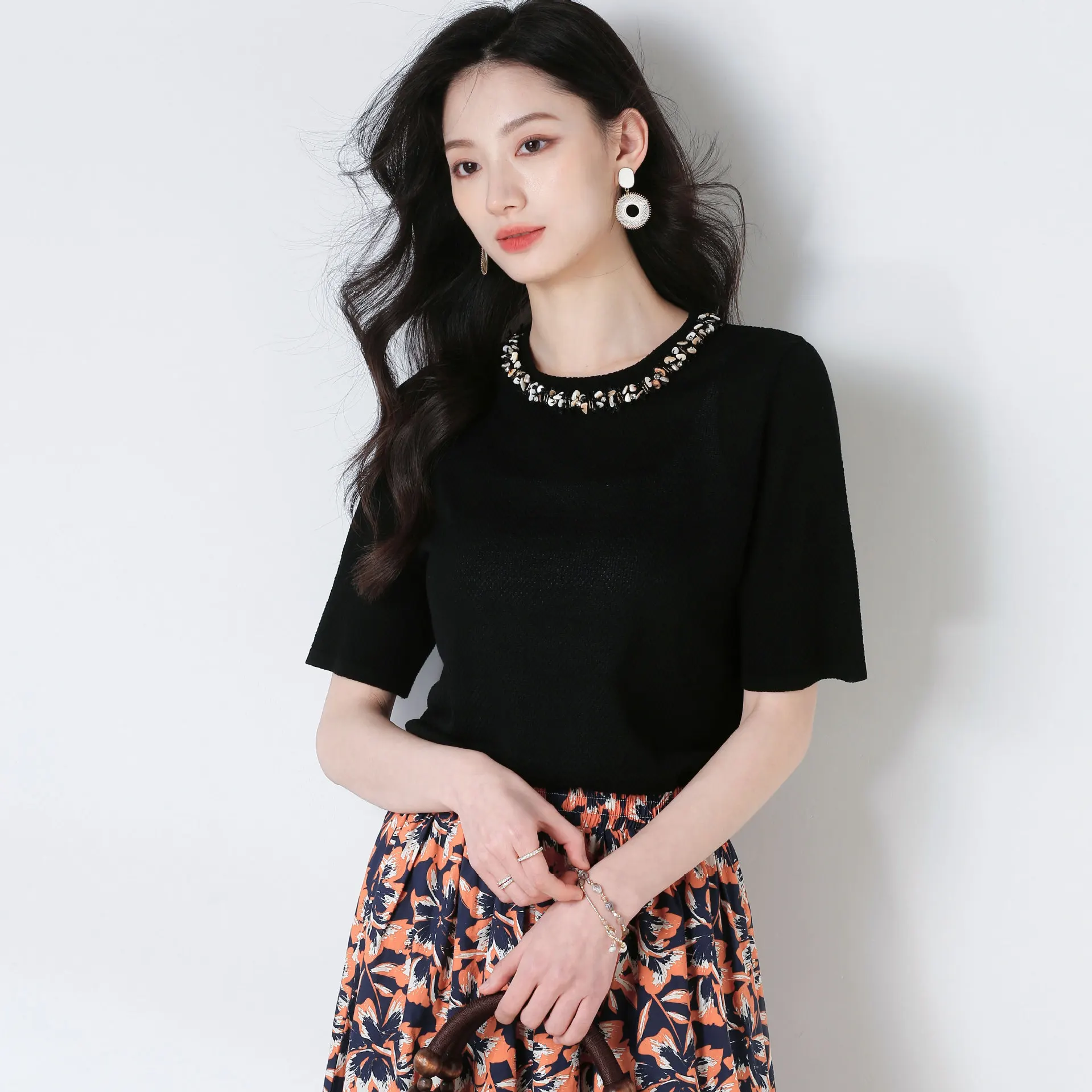 Chuzhou Shenghong Clothing Flagship Store Summer Cool Bead Knitted Short Sleeve round Neck T-Shirt Versatile Ladies' Top
Chuzhou Shenghong Clothing Flagship Store Summer Cool Bead Knitted Short Sleeve round Neck T-Shirt Versatile Ladies' Top