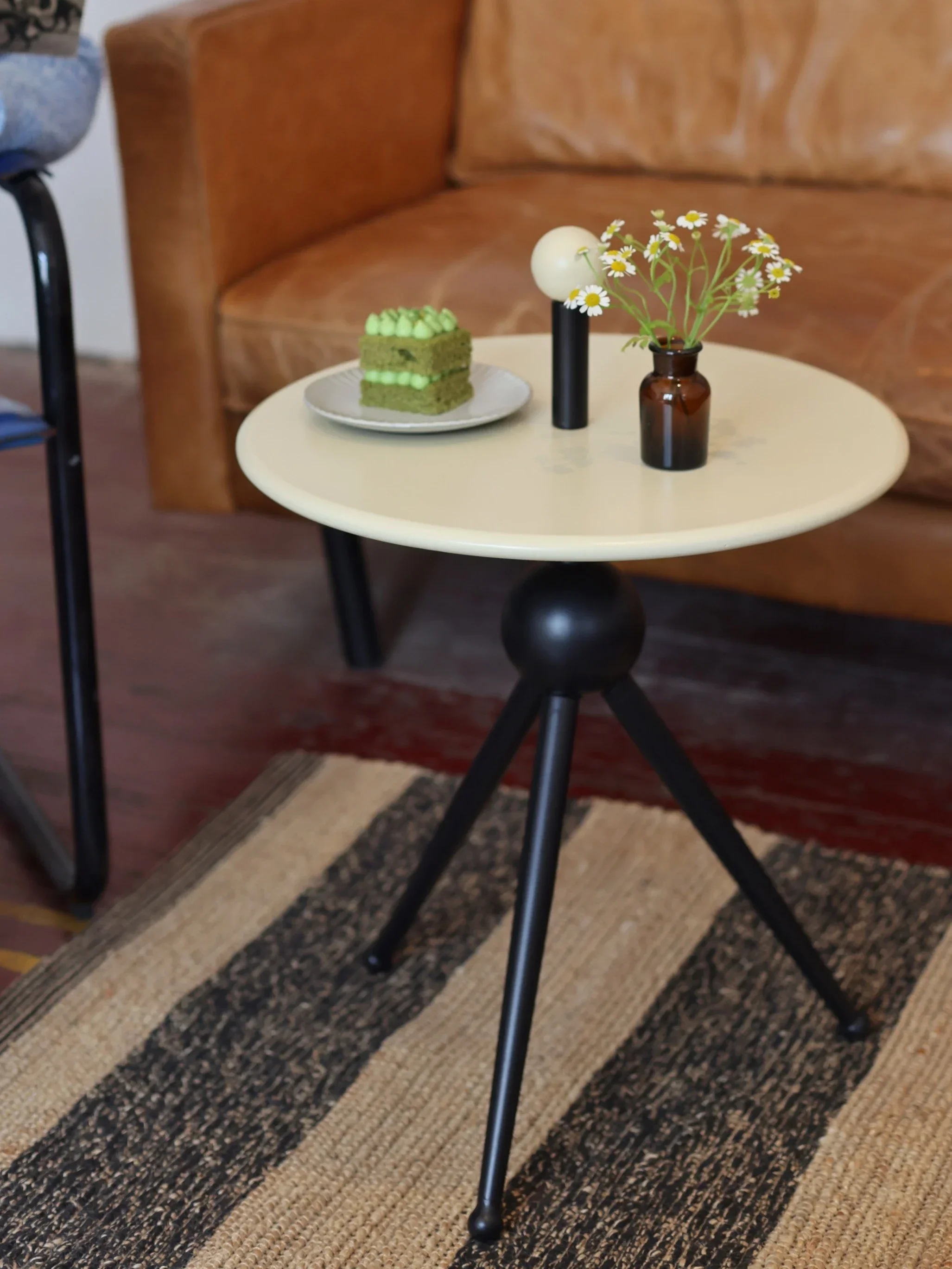 Nordic Metal Side Table Vintage Antique Corner Tables Design Modern Art Café Living Room Furniture Simple Iron Art Coffee Tables
Nordic Metal Side Table Vintage Antique Corner Tables Design Modern Art Café Living Room Furniture Simple Iron Art Coffee Tables
