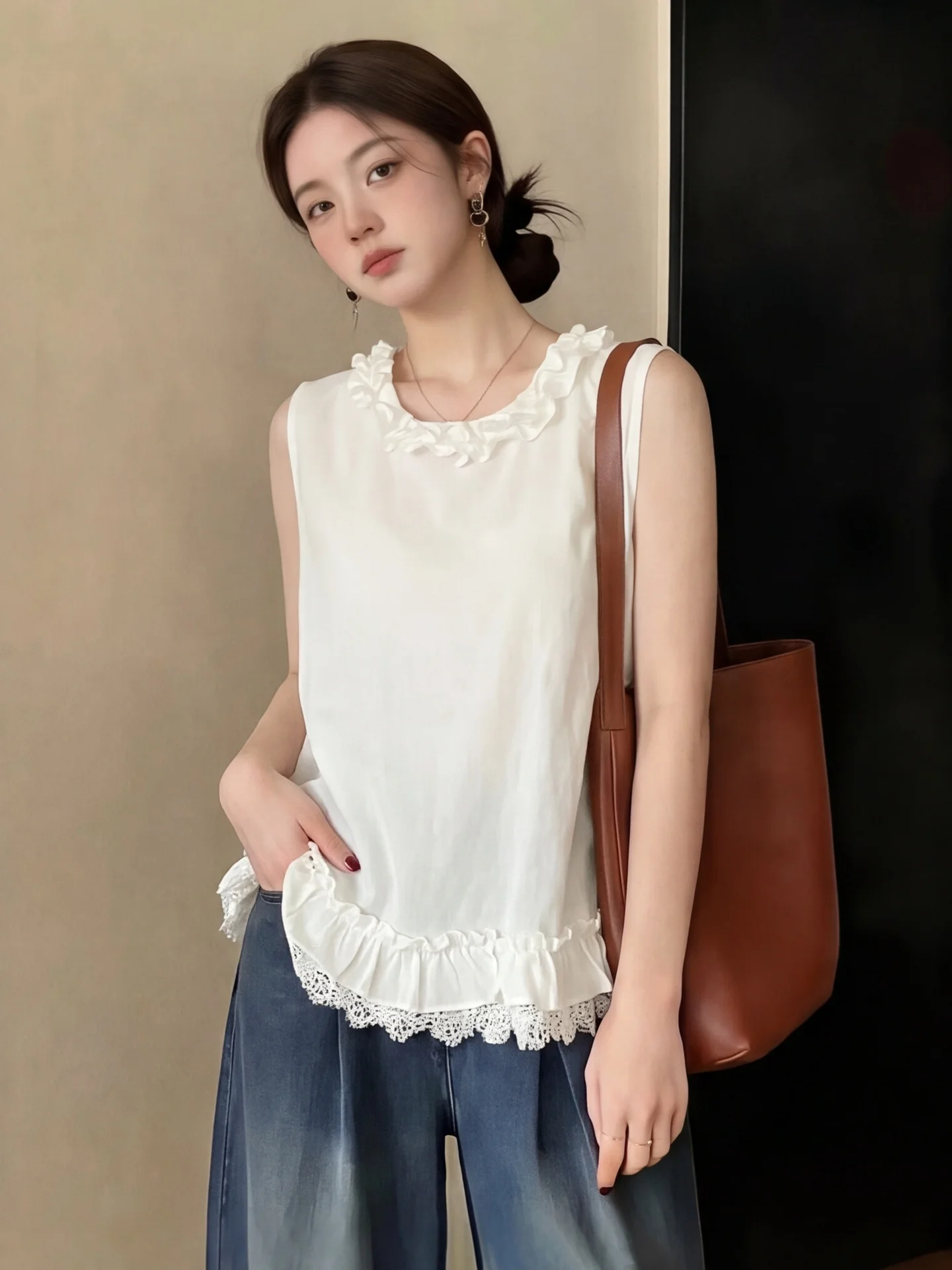 Lace Trim Sleeveless Shirt Women Summer Gentle Style Design round Neck Loose Slimming Vest Top Polyester Fiber No Brand
Lace Trim Sleeveless Shirt Women Summer Gentle Style Design round Neck Loose Slimming Vest Top Polyester Fiber No Brand