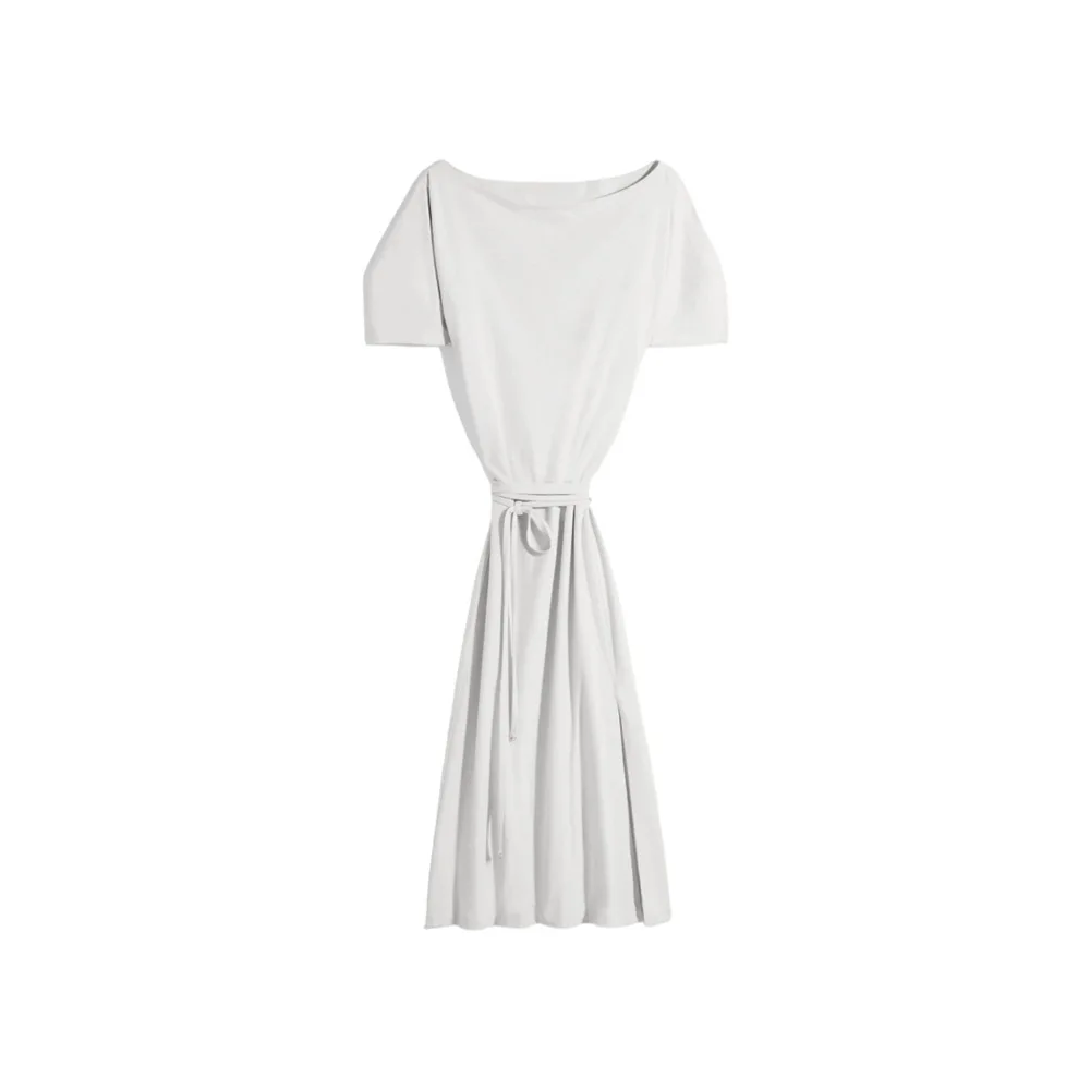 Off-The-Shoulder Short-Sleeved Dress, 2026 Spring/Summer New Style, Simple And Elegant Tie-Waist Midi Dress For Women.
Off-The-Shoulder Short-Sleeved Dress, 2026 Spring/Summer New Style, Simple And Elegant Tie-Waist Midi Dress For Women.