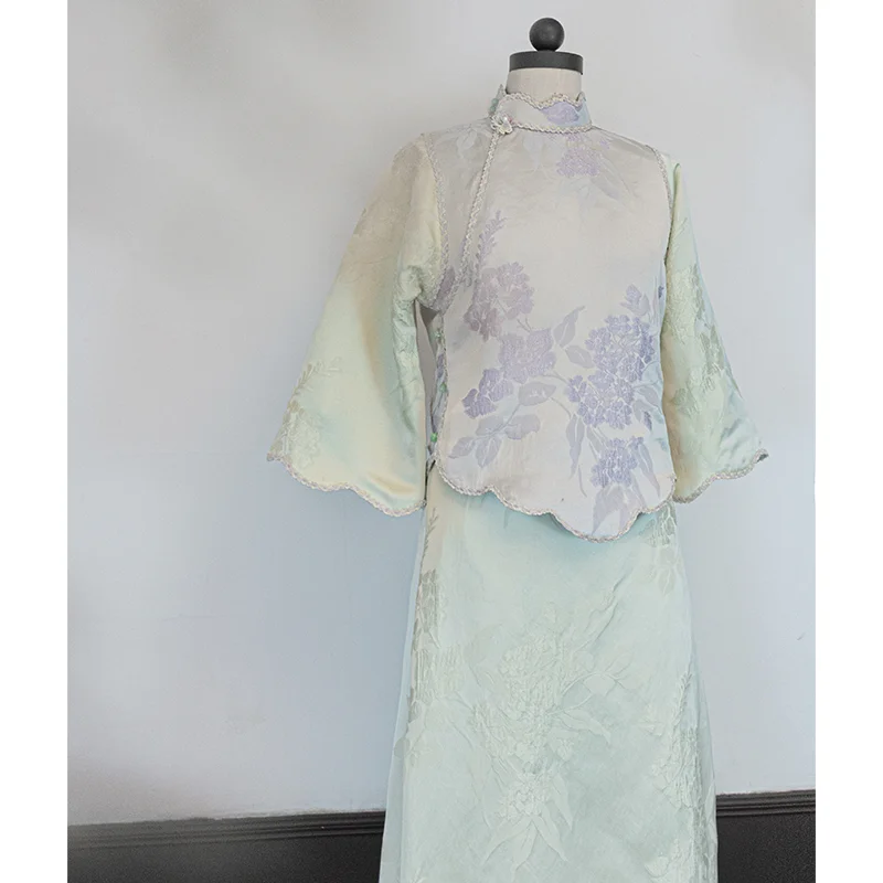 Spring Bud Slip 20S Inverted Large Sleeve Chinese Style High-End Qipao Top with Midi Skirt Set Retro Floral Breathable Daily ...
Spring Bud Slip 20S Inverted Large Sleeve Chinese Style High-End Qipao Top with Midi Skirt Set Retro Floral Breathable Daily ...