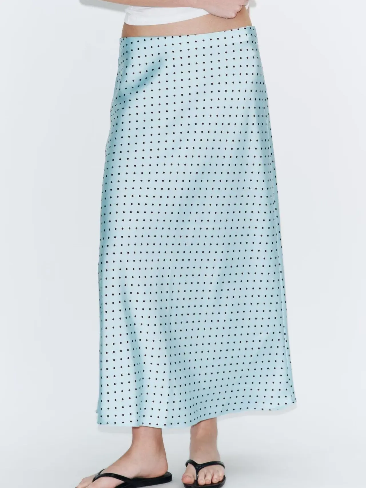 Elegant High Waist Silk Satin Midi Skirt New Summer Collection Women's Fashion Stylish Half-length Skirts Trendy Stage Wear
Elegant High Waist Silk Satin Midi Skirt New Summer Collection Women's Fashion Stylish Half-length Skirts Trendy Stage Wear