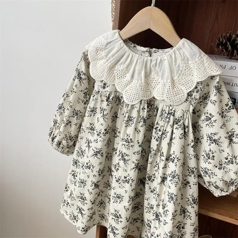 Girls Dress 2026 Spring New Korean Version Stylish Lace Border Floral Princess Dress Fashionable Casual Daily Wear
Girls Dress 2026 Spring New Korean Version Stylish Lace Border Floral Princess Dress Fashionable Casual Daily Wear