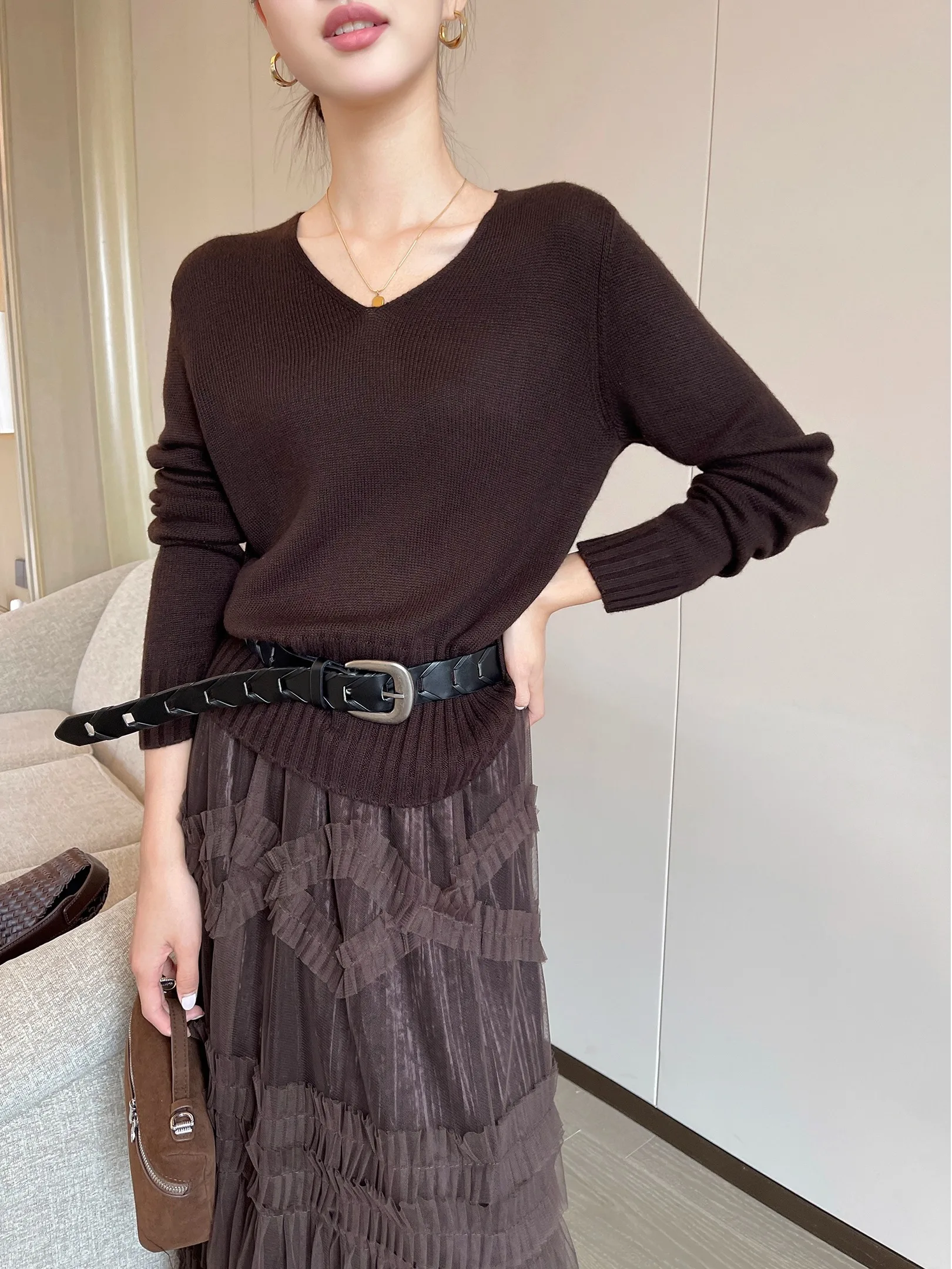 Коричневый вязаный свитер V-Ne Long Sve, женский зимний многослойный простой повседневный удобный мягкий вязаный топ
Коричневый вязаный свитер V-Ne Long Sve, женский зимний многослойный простой повседневный удобный мягкий вязаный топ