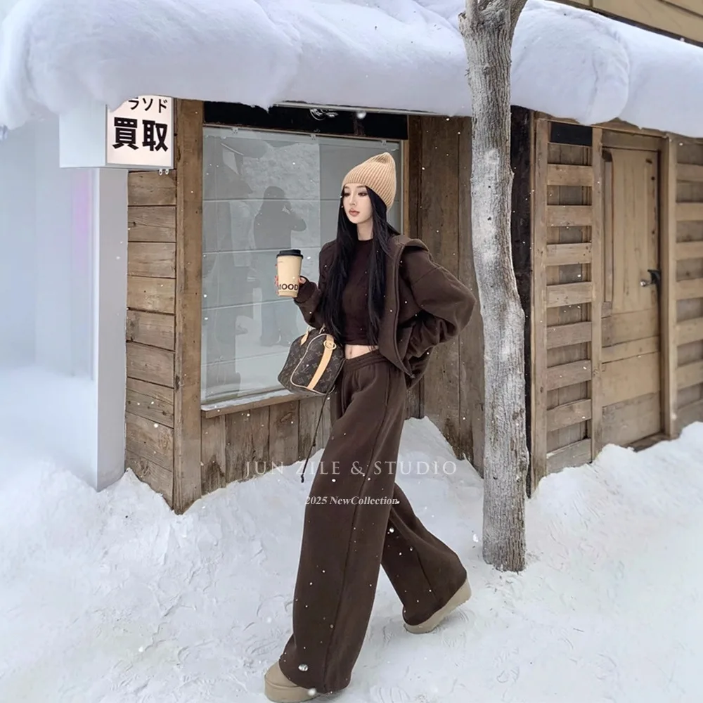 American Retro Pure Color Simple Lazy Loose Fleece Hoodie Set Knitted Casual Suit for Women Ultra Long Sleeve Short Sleeve
American Retro Pure Color Simple Lazy Loose Fleece Hoodie Set Knitted Casual Suit for Women Ultra Long Sleeve Short Sleeve