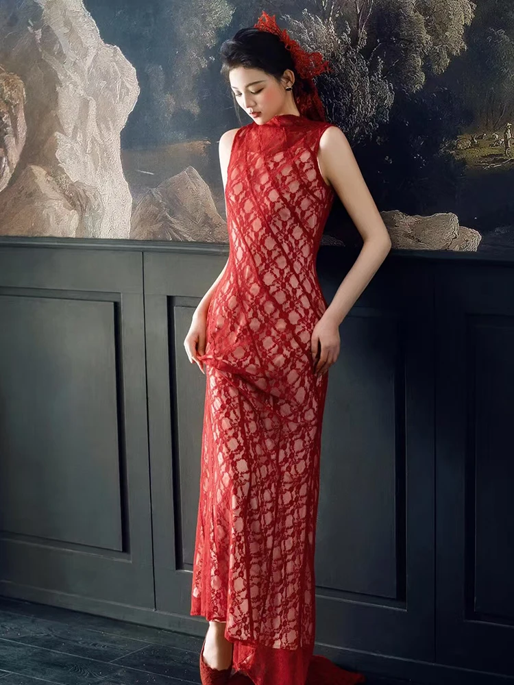 Красное китайское свадебное платье-ципао нового дизайна без рукавов для невесты, осеннее, длинное вечернее платье для церемонии помолвки
Красное китайское свадебное платье-ципао нового дизайна без рукавов для невесты, осеннее, длинное вечернее платье для церемонии помолвки
