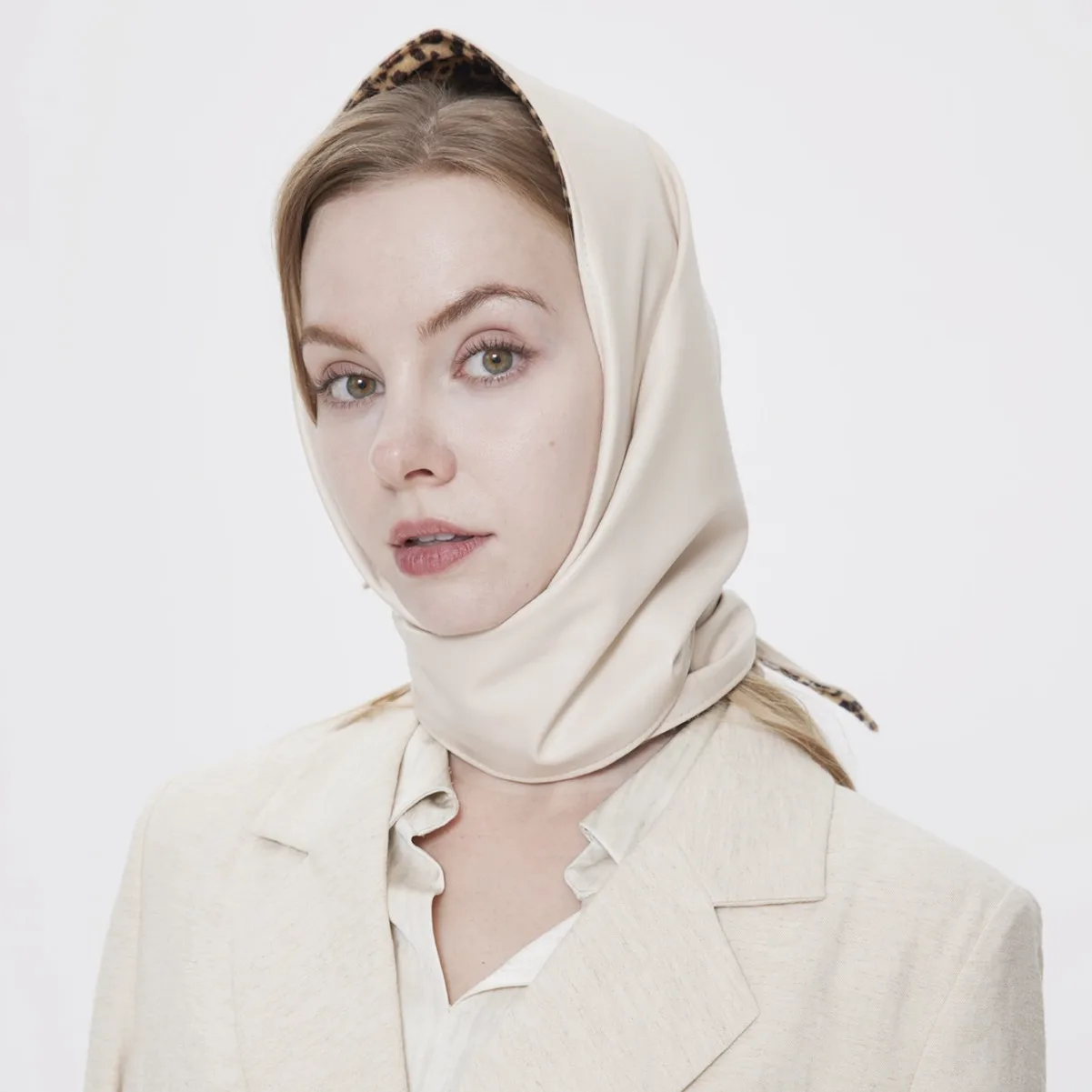 Women Fashion Leather Triangle Scarf With Leopard Lining French Wrap Turban Solid Pu Headscarf
Women Fashion Leather Triangle Scarf With Leopard Lining French Wrap Turban Solid Pu Headscarf
