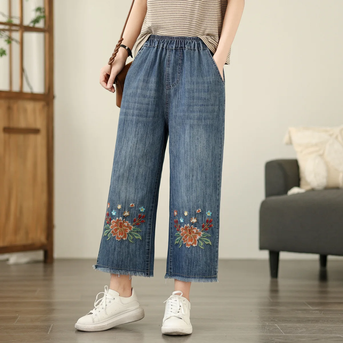 Aricaca Women Embroidered Vintage Straight Jeans Women Casual Wide Leg Denim Pants Jeans
Aricaca Women Embroidered Vintage Straight Jeans Women Casual Wide Leg Denim Pants Jeans