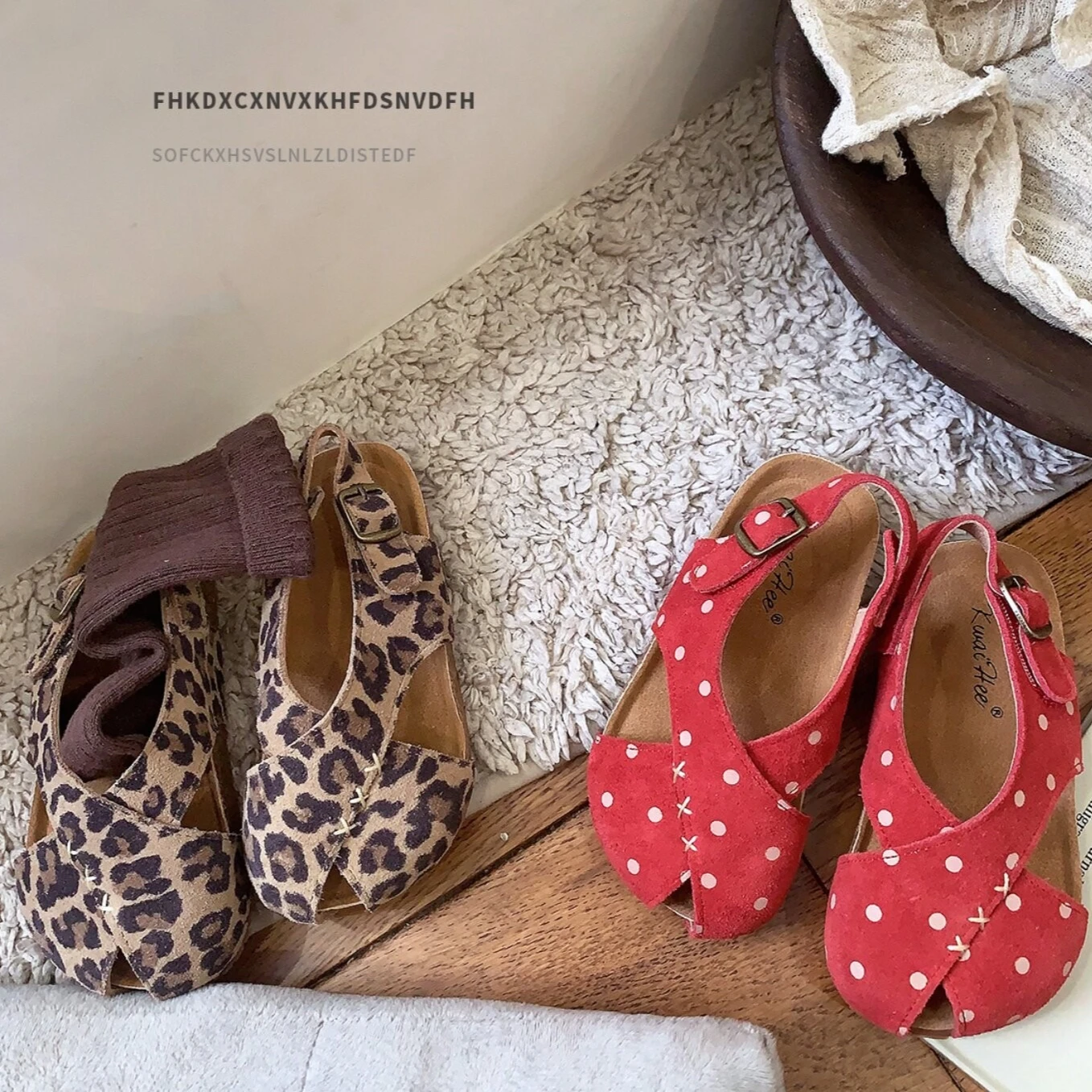 Children's Red Dot Sandals 2026 Summer Little Girls Cork Baotou Beach Shoes Korean Cowhide leather Comfortable Outdoor
Children's Red Dot Sandals 2026 Summer Little Girls Cork Baotou Beach Shoes Korean Cowhide leather Comfortable Outdoor