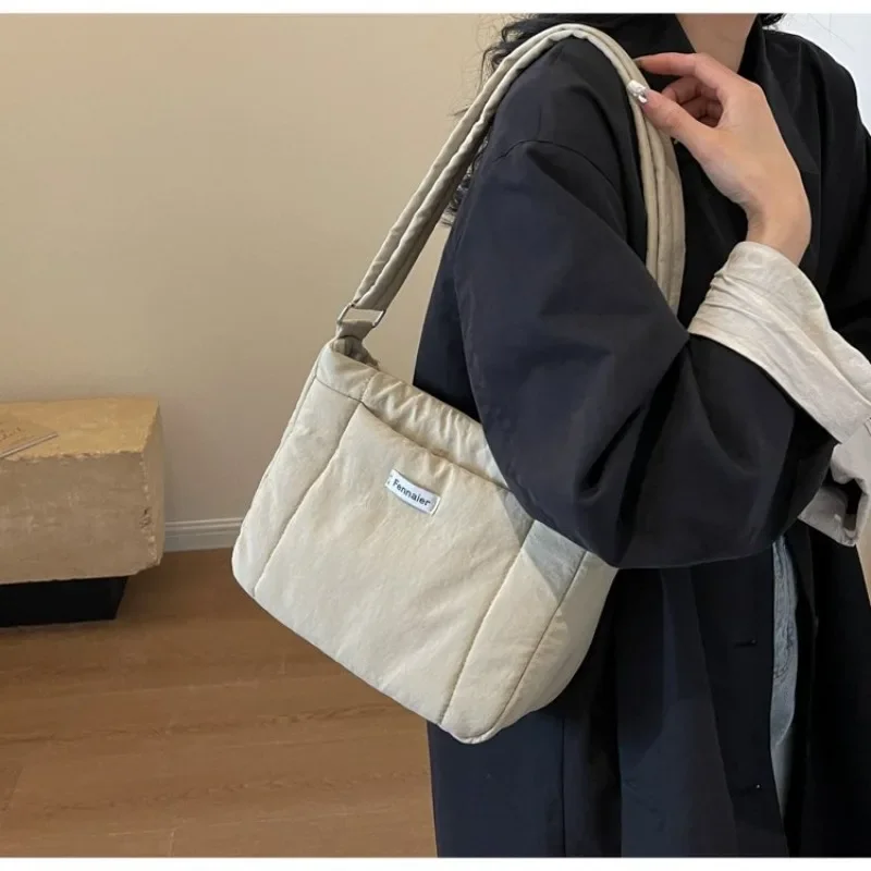 Minimalist Chic Leather Diaper Bag Women's Large Capacity Designer Tote Luxury Vintage Elegant Commuter Shoulder Bag
Minimalist Chic Leather Diaper Bag Women's Large Capacity Designer Tote Luxury Vintage Elegant Commuter Shoulder Bag