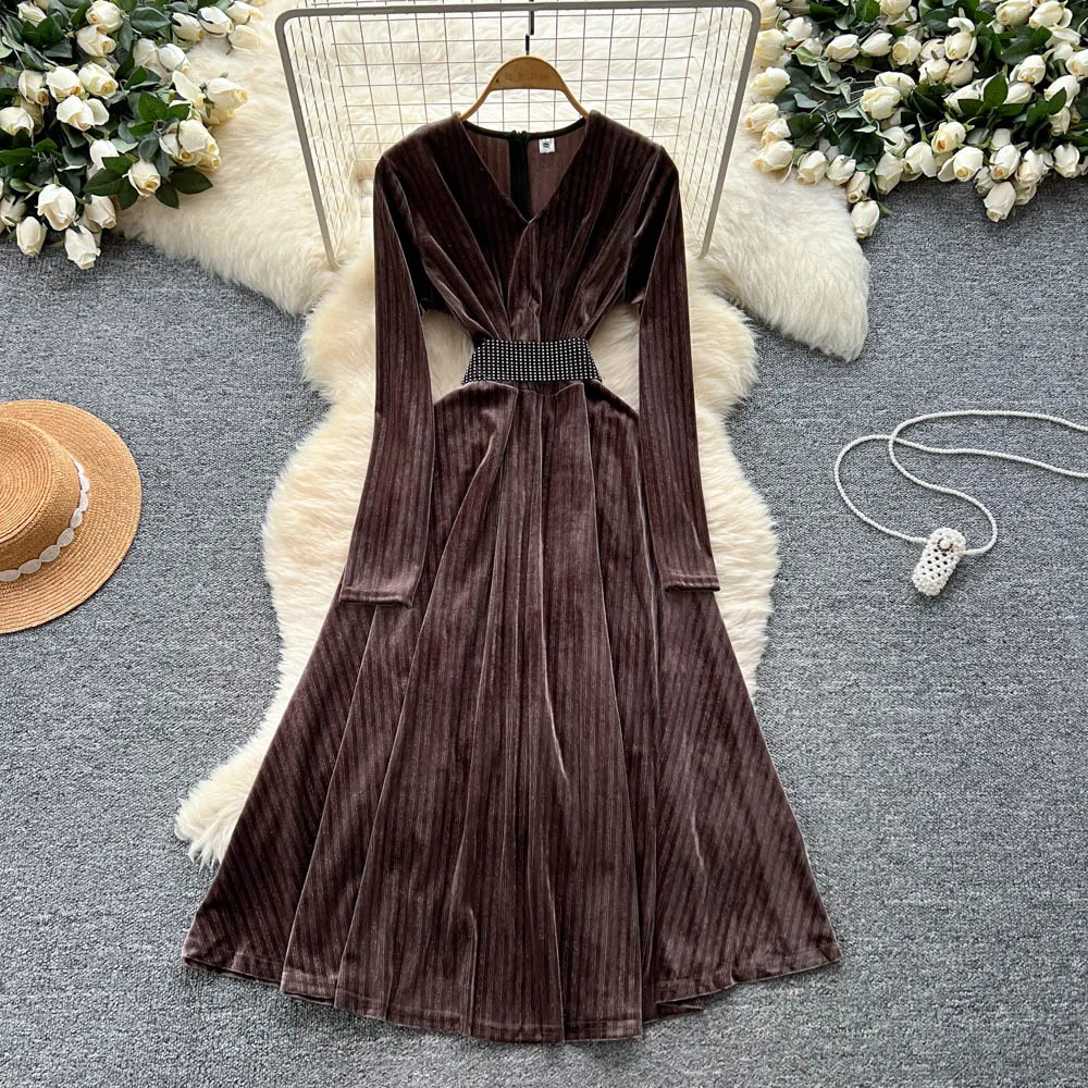 Women Pleated Dress Y2k Regular Dresses Casual Velvet Lace Up V Neck Long Sleeve Ankle Length Vestidos Empire Waist 2025 Autumn
Women Pleated Dress Y2k Regular Dresses Casual Velvet Lace Up V Neck Long Sleeve Ankle Length Vestidos Empire Waist 2025 Autumn