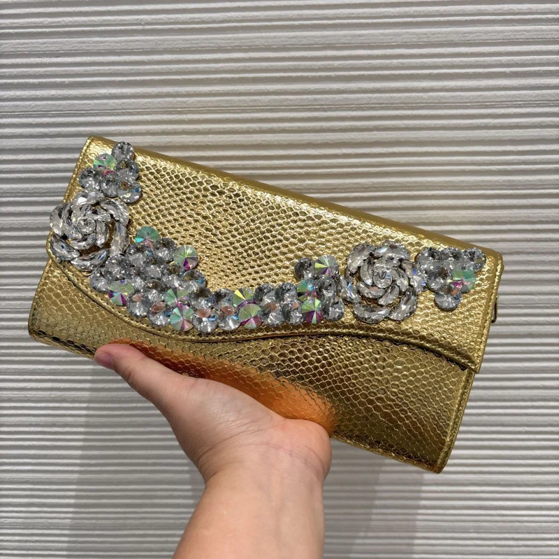 Women's clutch bag with diamonds, new rose design, large capacity, versatile crossbody bag, elegant
Women's clutch bag with diamonds, new rose design, large capacity, versatile crossbody bag, elegant