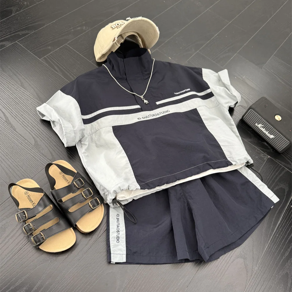 Summer Boys Fashion American Style Short Sleeved and Shorts Set 2025 Children Clothing Boys Casual Thin Two Piece Set
Summer Boys Fashion American Style Short Sleeved and Shorts Set 2025 Children Clothing Boys Casual Thin Two Piece Set