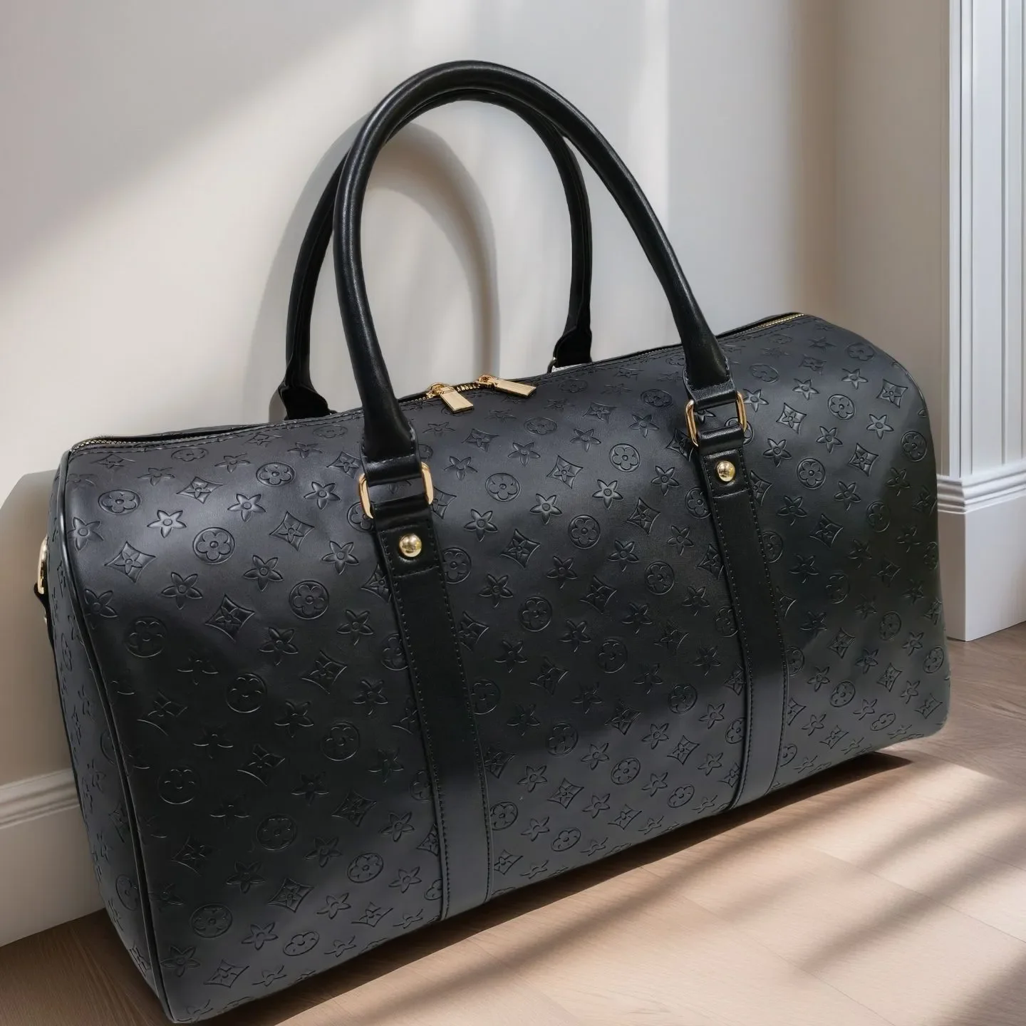 Новая модная дорожная сумка с тиснением, для коротких и длительных поездок, вместительная, для фитнеса, очень большая, черная, унисекс, бесплатная доставка
Новая модная дорожная сумка с тиснением, для коротких и длительных поездок, вместительная, для фитнеса, очень большая, черная, унисекс, бесплатная доставка