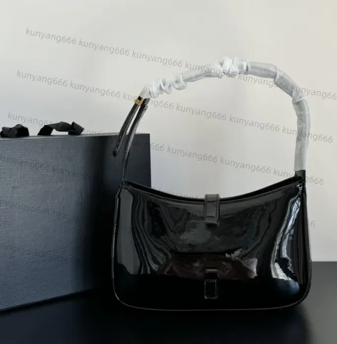 Designer Bag Women Handbag Hobo Fashion Underarm Black White Red Shoulder Leather Crocodile Bag
Designer Bag Women Handbag Hobo Fashion Underarm Black White Red Shoulder Leather Crocodile Bag