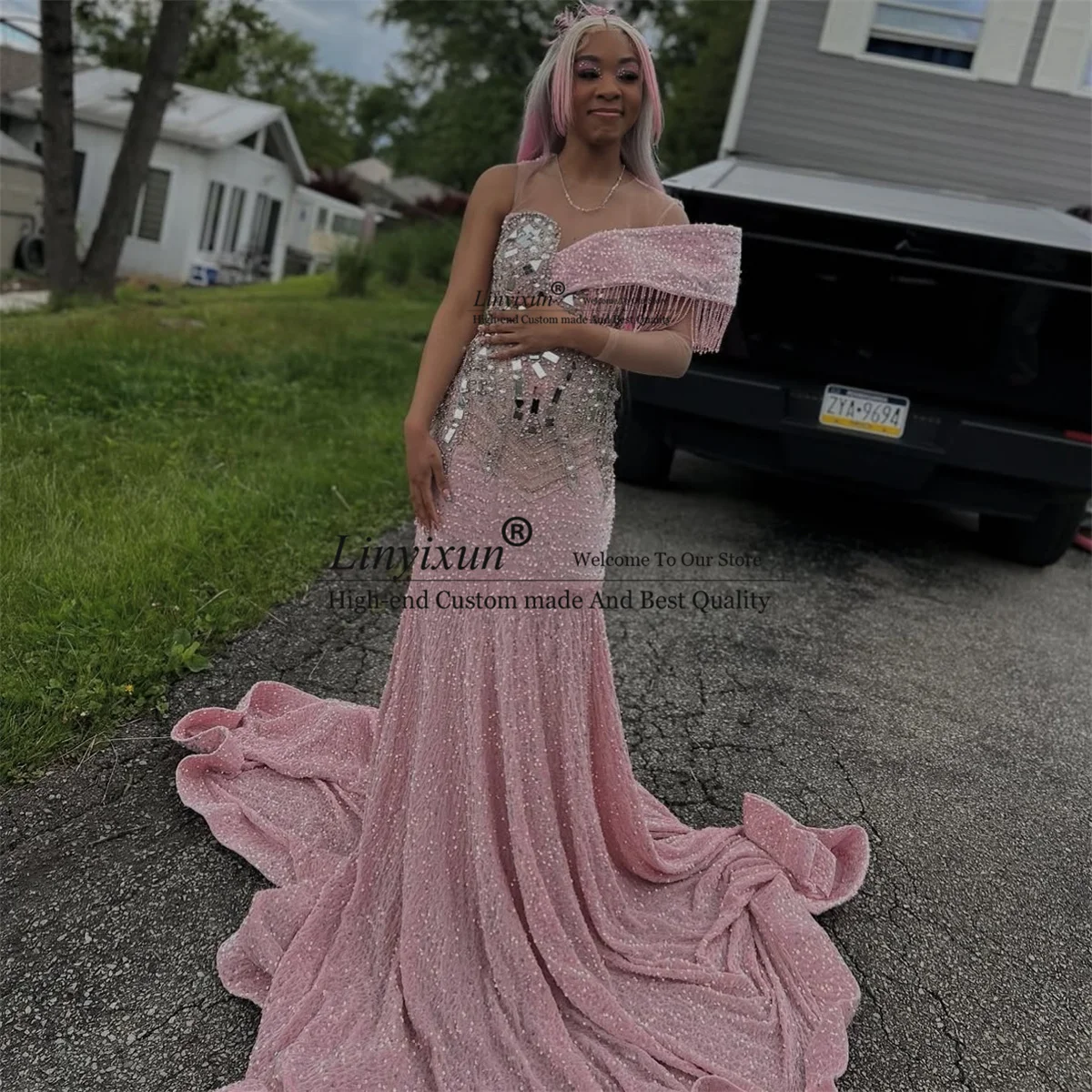Sparkly Crystals Rhinestones Mermaid Prom Dresses For Black Girl Evening Party Gown Customized Sexy Off Shoulder robes de soirée
Sparkly Crystals Rhinestones Mermaid Prom Dresses For Black Girl Evening Party Gown Customized Sexy Off Shoulder robes de soirée