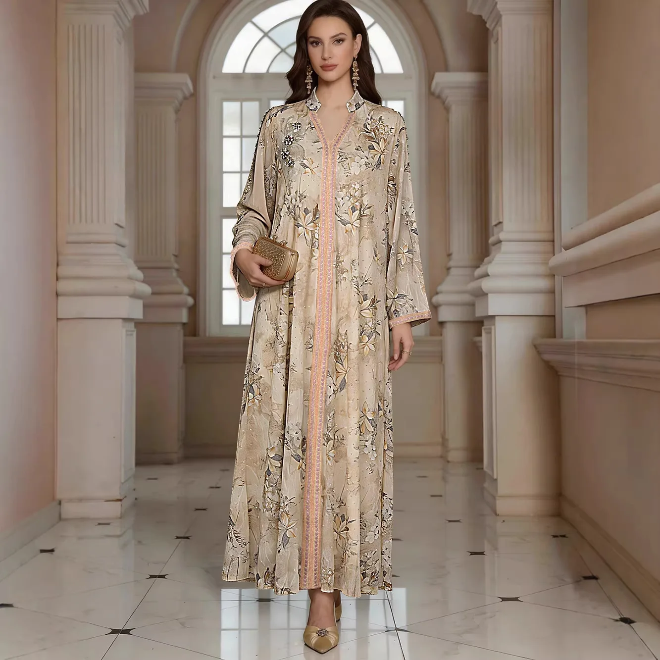 Mt551 New Women's V-neck Dress With Rhinestone Embellishments And Beaded Appliques, Elegant And Luxurious Long Sleeve Gown
Mt551 New Women's V-neck Dress With Rhinestone Embellishments And Beaded Appliques, Elegant And Luxurious Long Sleeve Gown