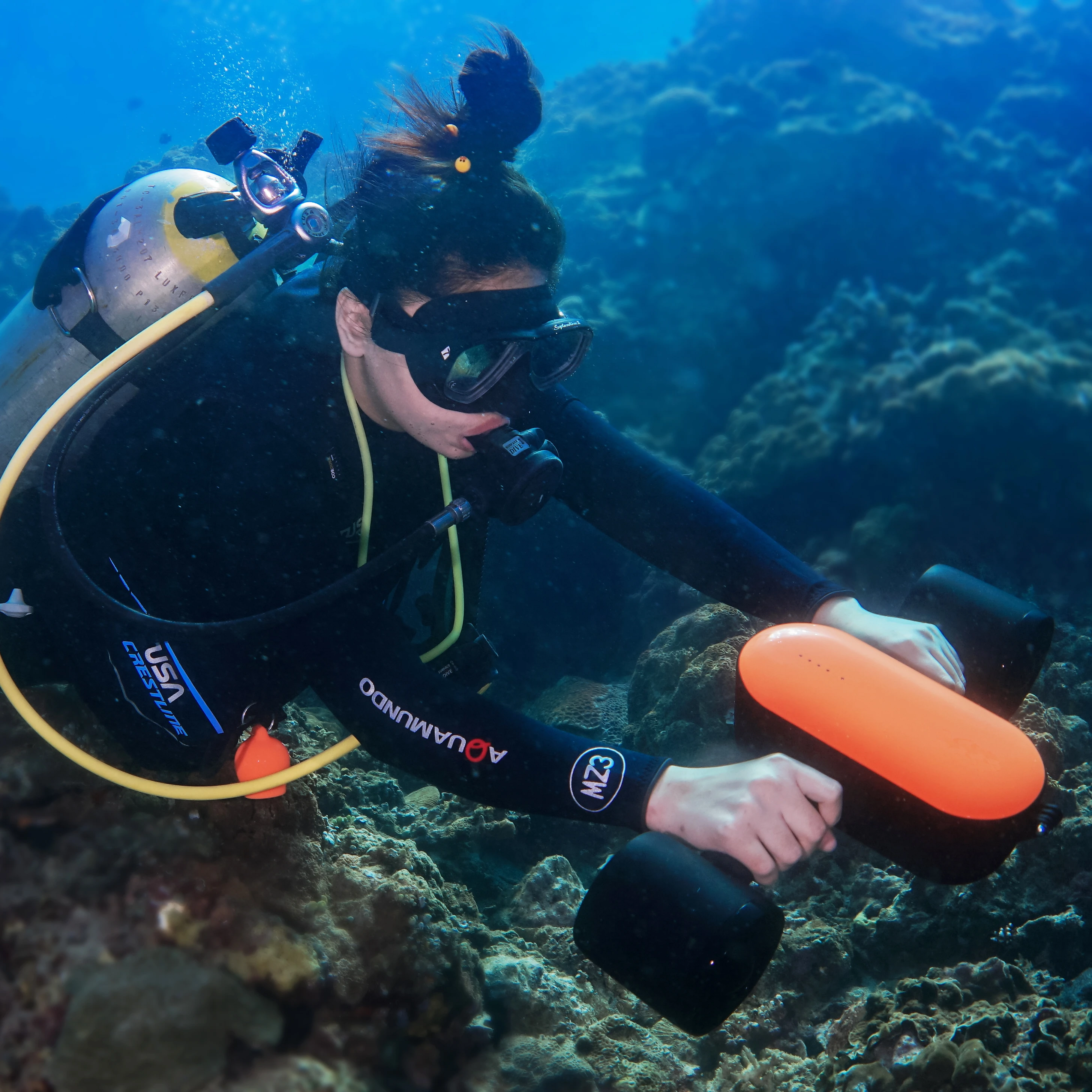 Sea Scooter Powerful 350W 30m Deep Marine Electric Underwater Sea Scooter For Diving Snorkeli Underwater Motor
Sea Scooter Powerful 350W 30m Deep Marine Electric Underwater Sea Scooter For Diving Snorkeli Underwater Motor