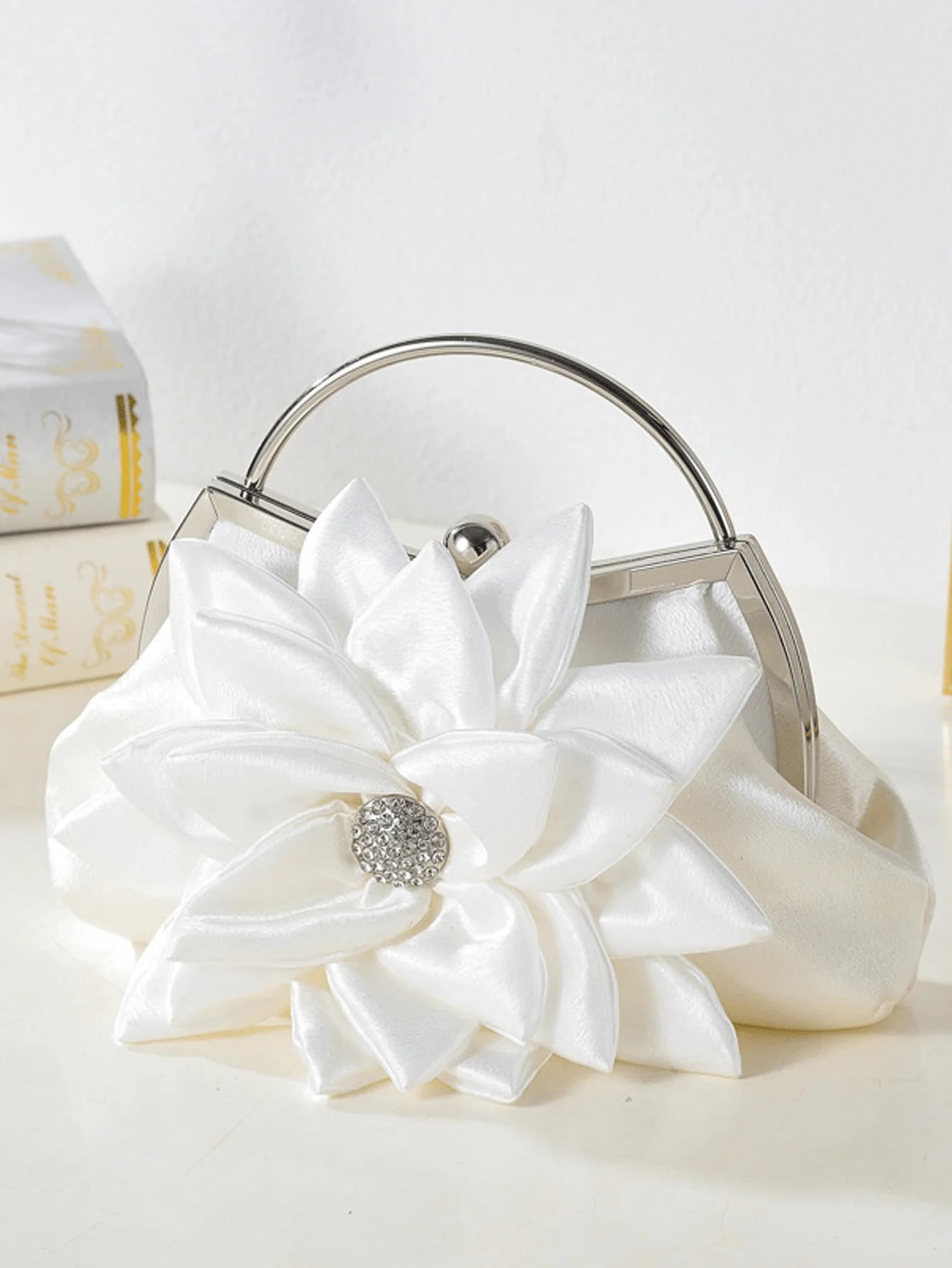 Elegant White Satin Floral Clutch Bag For Wedding Party Evening
Elegant White Satin Floral Clutch Bag For Wedding Party Evening